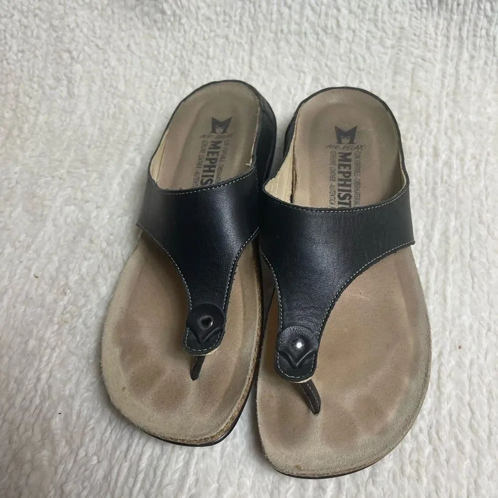 Mephisto Black Leather thong sandals.EUR size 38